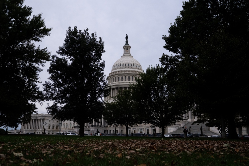 Paralisação do governo Trump entra em vigor após Congresso rejeitar orçamento