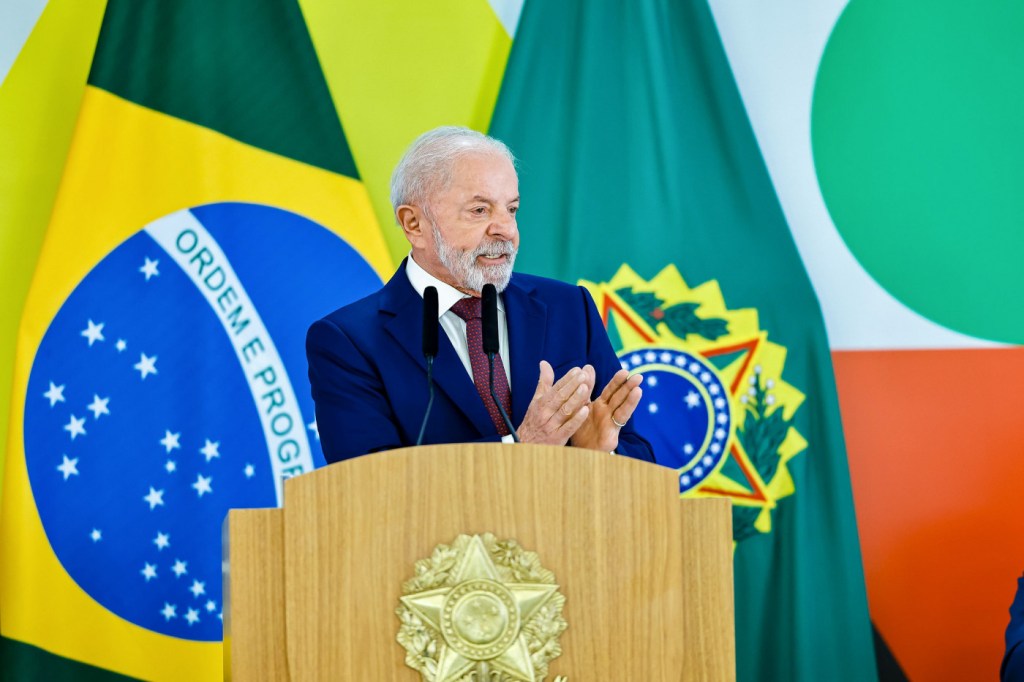 ‘Se tiver filho meu envolvido, será investigado’, diz Lula sobre fraudes no INSS