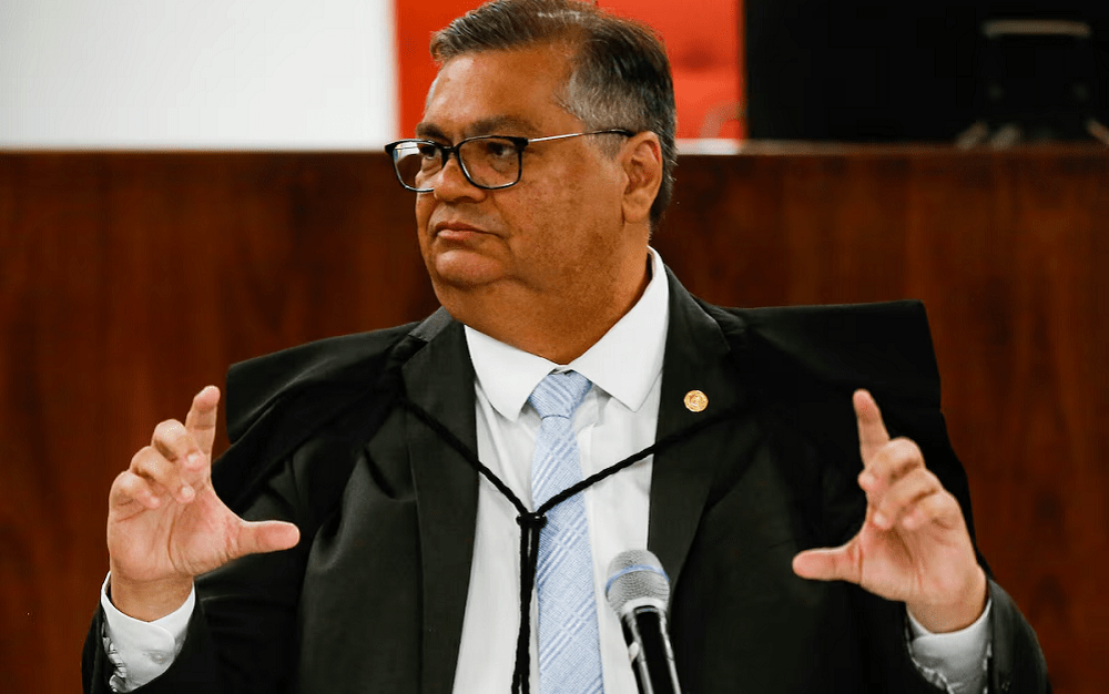 Dino libera emendas de Ramagem e Eduardo a suplentes e nega novo prazo a Zambelli
