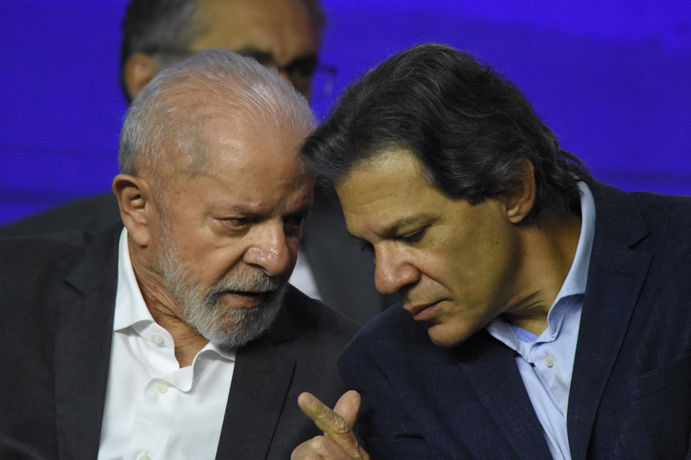 Haddad conta ter exposto a Lula o que foi conversado no domingo com líderes do Congresso