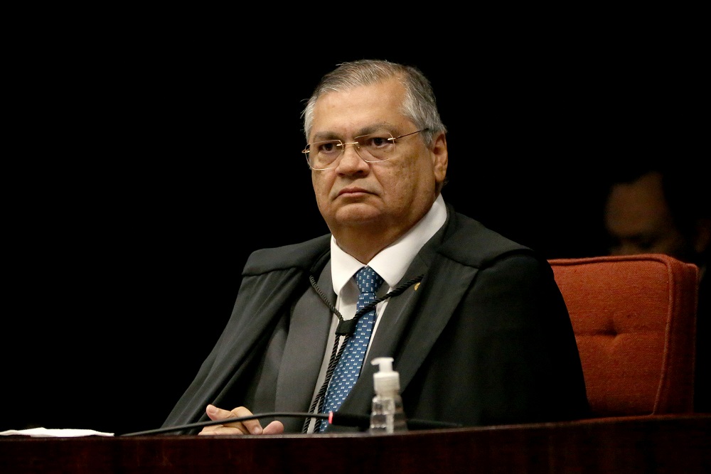 Dino retira sigilo de decisão que motivou operação contra deputados do PL