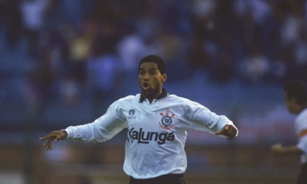 Viola, ex-jogador do Corinthians e campeão com a Seleção em 1994, é preso por posse ilegal de arma