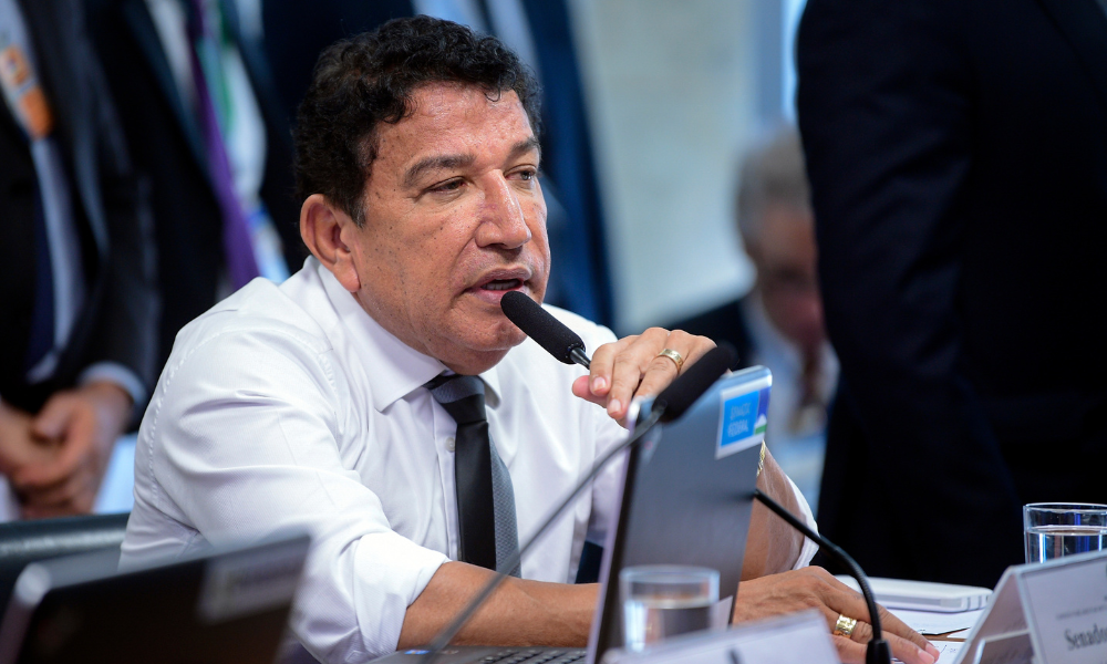 Vídeo de Magno Malta reforça apoio de Bolsonaro à pré-candidatura de Girão no Ceará