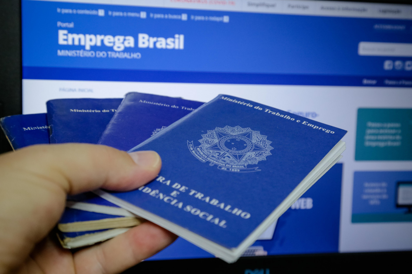 Disputa sobre carga horária vira guerra ideológica no Congresso