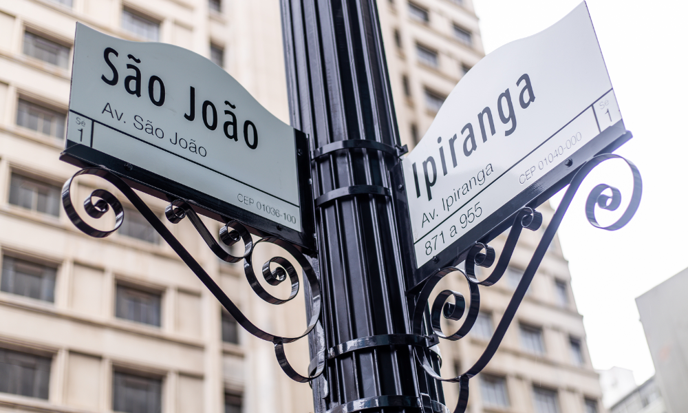esquina das avenidas Ipiranga com São João