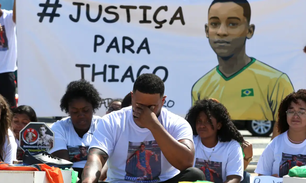 Justiça do RJ absolve PMs acusados de matar jovem na Cidade de Deus