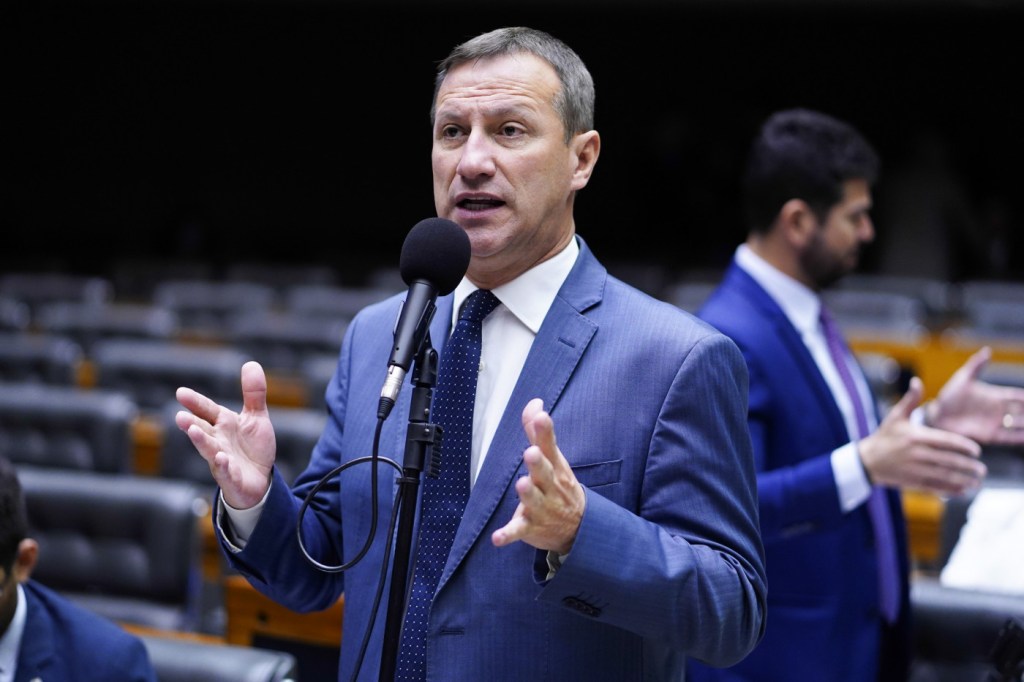Sanderson confirma pré-candidatos ao Senado de SC, RS e DF e aposta em Zema como vice de Flávio Bolsonaro