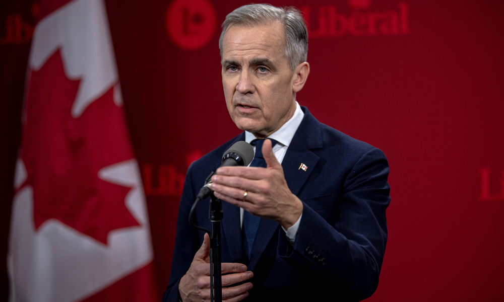 Após EUA aplicarem tarifas de 50% ao Canadá, premiê diz que país vai retaliar ‘dólar por dólar’