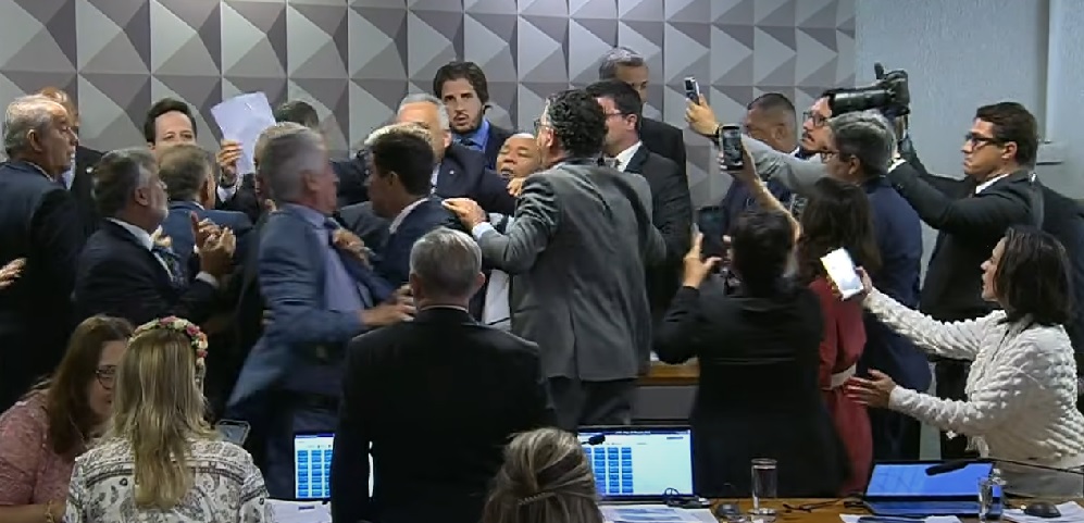 Briga CPMI do INSS