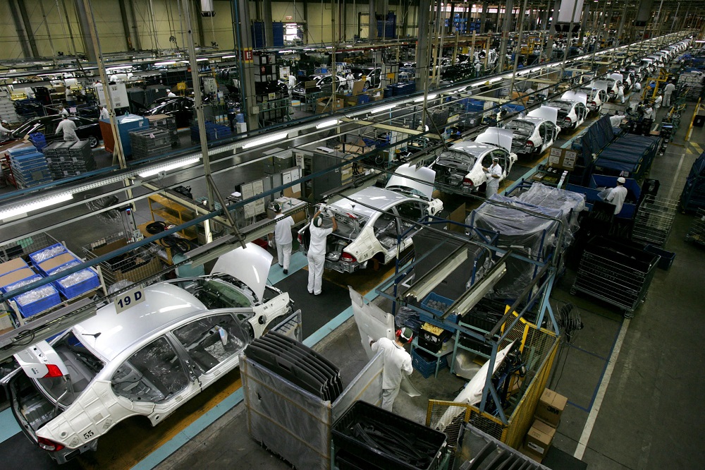 Produção industrial opera acima do nível pré-pandemia em oito dos 15 locais pesquisados, diz IBGE