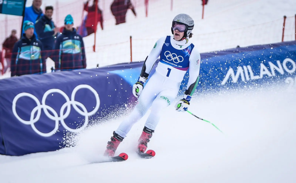 Lucas Pinheiro conquista primeiro ouro do Brasil nos Jogos de Inverno