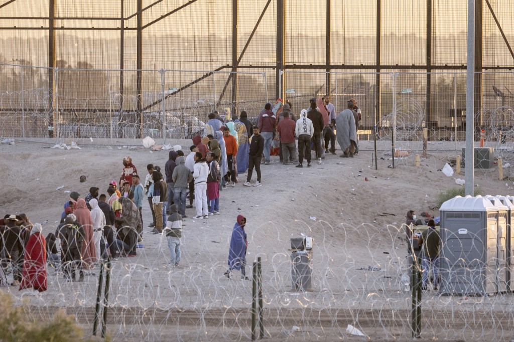 EUA anunciam corte drástico na admissão de refugiados; preferência será para sul-africanos brancos