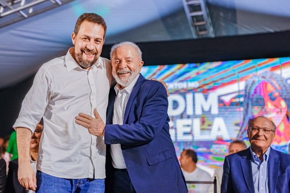 Cerimônia de anúncios relativos ao Novo PAC Seleções: extensão da Linha 5-Lilás do Metrô de São Paulo e expansão dos Institutos Federais 29.06.2024 - Deputado Federal, Guilherme Boulos e o Presidente da República, Luiz Inácio Lula da Silva, durante cerimônia de anúncios relativos ao Novo PAC Seleções: extensão da Linha 5-Lilás do Metrô de São Paulo e expansão dos Institutos Federais, no bairro Jardim Sônia Regina. São Paulo - SP. Foto: Ricardo Stuckert / PR