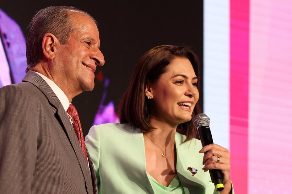 O Presidente Nacional do Partido Liberal, Valdemar Costa Neto, a Presidente Nacional do PL Mulher, Michelle Bolsonaro, durante o encerramento do Encontro Nacional de Mandatárias do Partido Liberal realizado no CICB