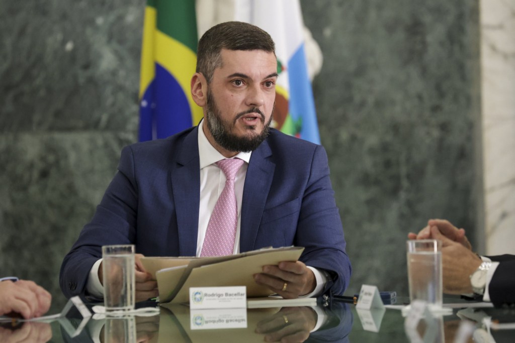 Alerj aprova revogação da prisão de Rodrigo Bacellar
