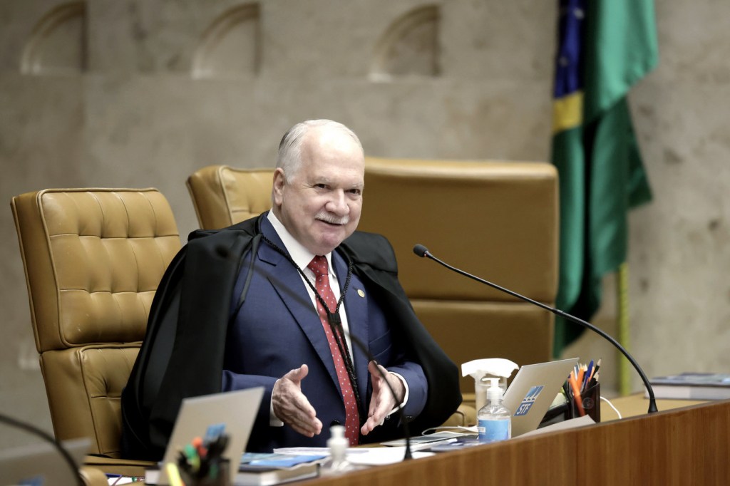 Fachin marca para 14 de maio julgamento sobre uso de dados do Coaf