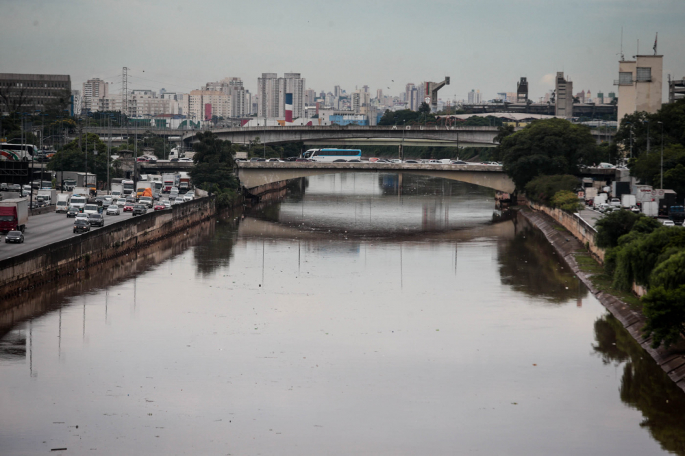 Dois corpos são encontrados na Marginal Tietê
