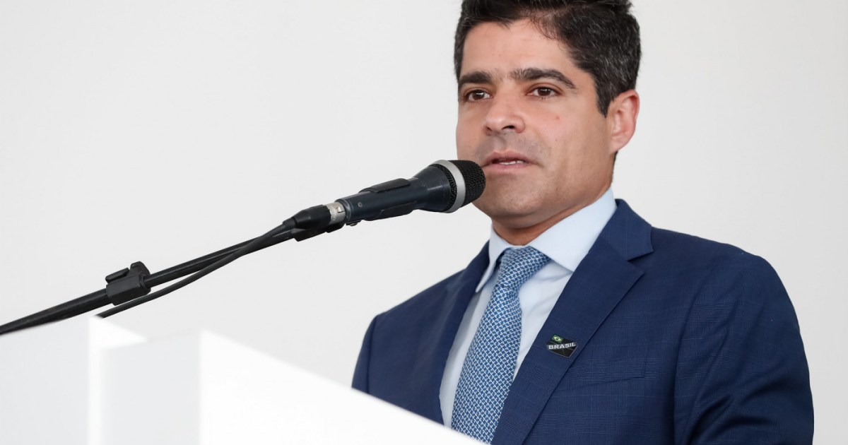 Avião com ACM Neto faz pouso de emergência na Bahi