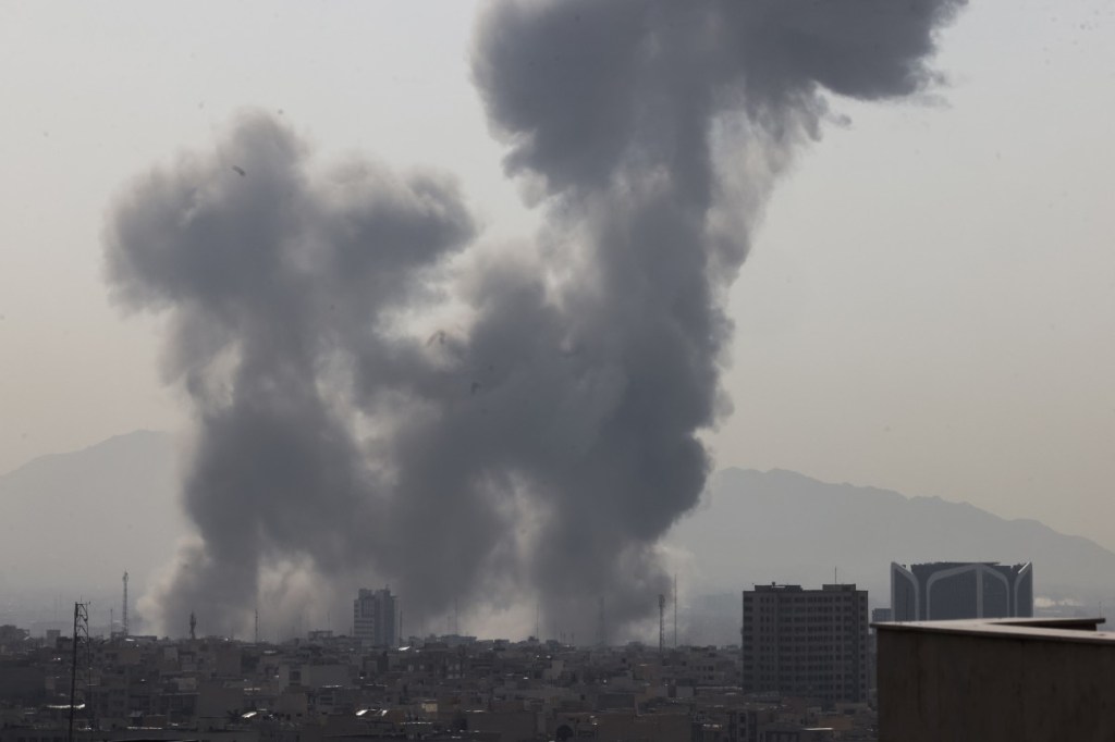 Ataques contra o Irã: como o mundo reagiu aos bombardeios de Israel e dos EUA