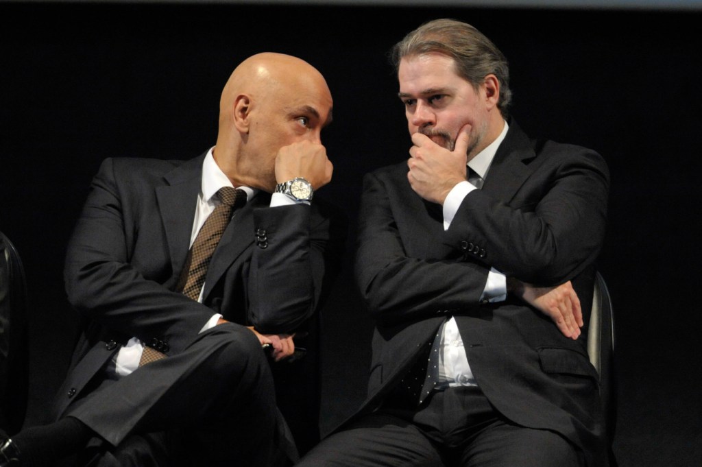 Master: Alessandro Vieira protocola pedido de CPI para investigar Moraes e Toffoli