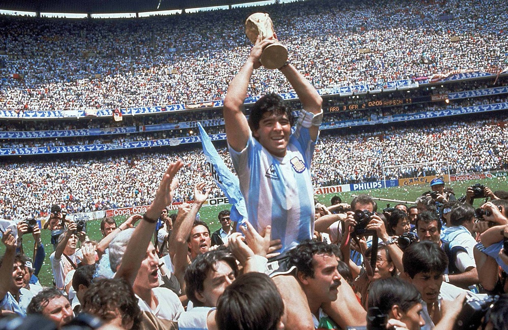 'Ninguém disse não para ele' – Batistuta fala sobre a solidão de Maradona