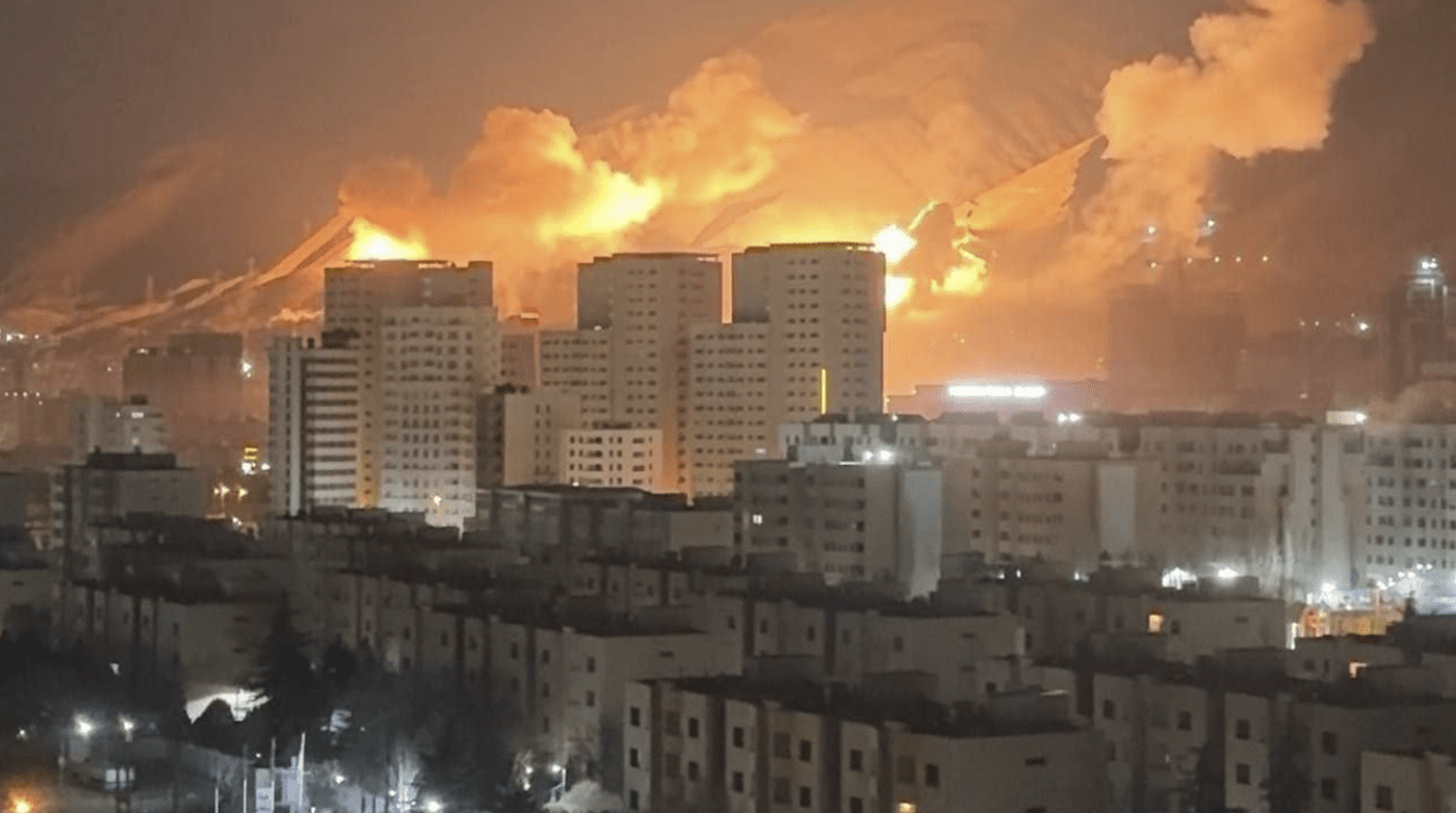 Israel faz novos ataques contra o Irã após interceptar míssil do Hezbollah