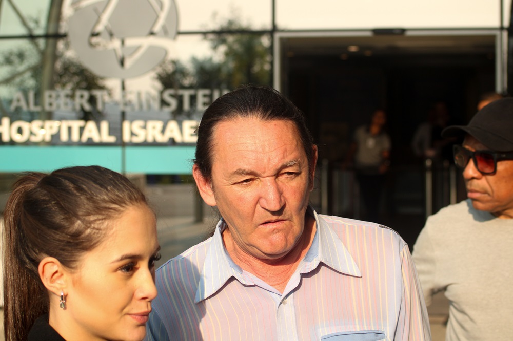 Humorista Marquito é hospitalizado às pressas após sofrer indisposição e cair de moto