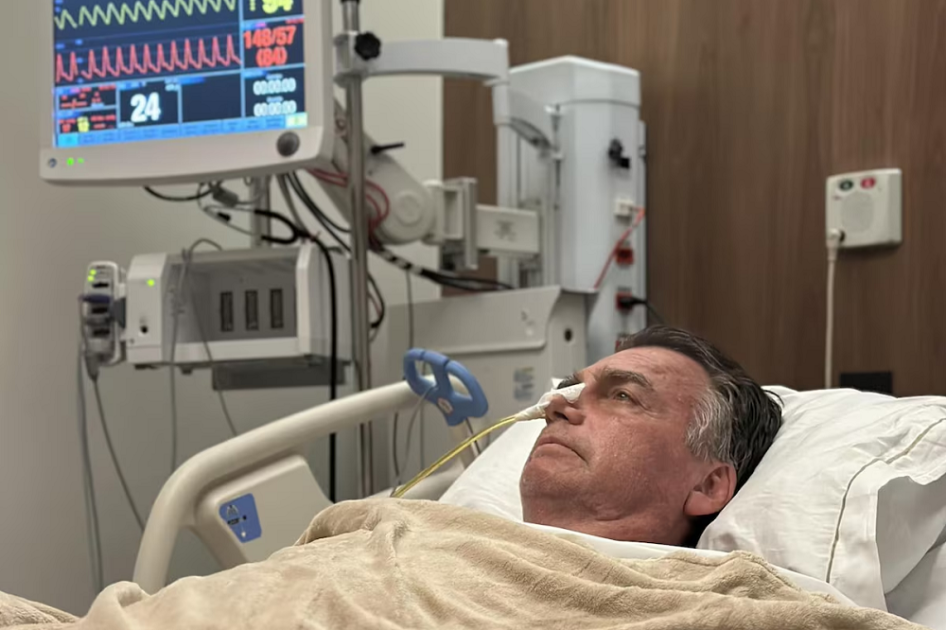Ex-presidente Jair Bolsonaro (PL) segue internado na UTI do Hospital DF Star sem previsão de alta