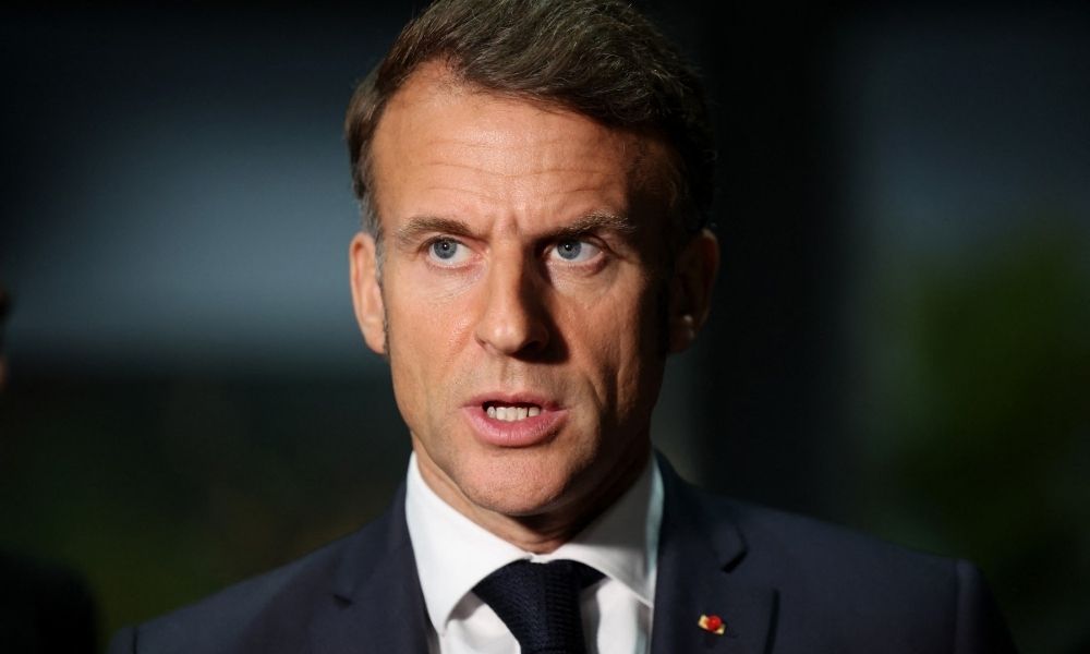 Após ameaças de Trump, Macron reitera apoio militar a Groenlândia