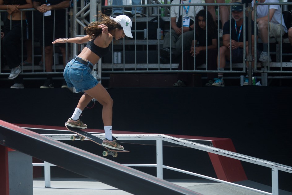 SP - MUNDIAL/SKATE/2026 - ESPORTES - O Mundial de Skate aconteceu neste domingo (8) no Parque Cândido Portinari, em São Paulo. Na foto, a final feminina do street, com Rayssa Leal. 08/03/2026 - Foto: VINCENT BOSSON/FOTOARENA/FOTOARENA/ESTADÃO CONTEÚDO