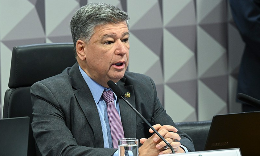 Da TV ao Senado: Carlos Viana busca reeleição após derrotas para prefeito e governador