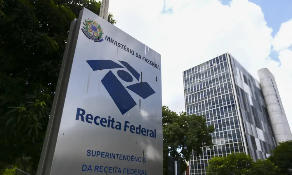 Erramos - Receita Federal não vai taxar transações financeiras a partir de R$ 5 mil