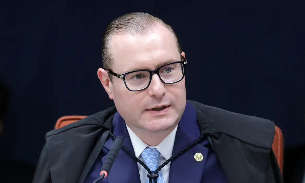 Zanin nega pedido de ex-deputado federal do PT para voltar ao cargo
