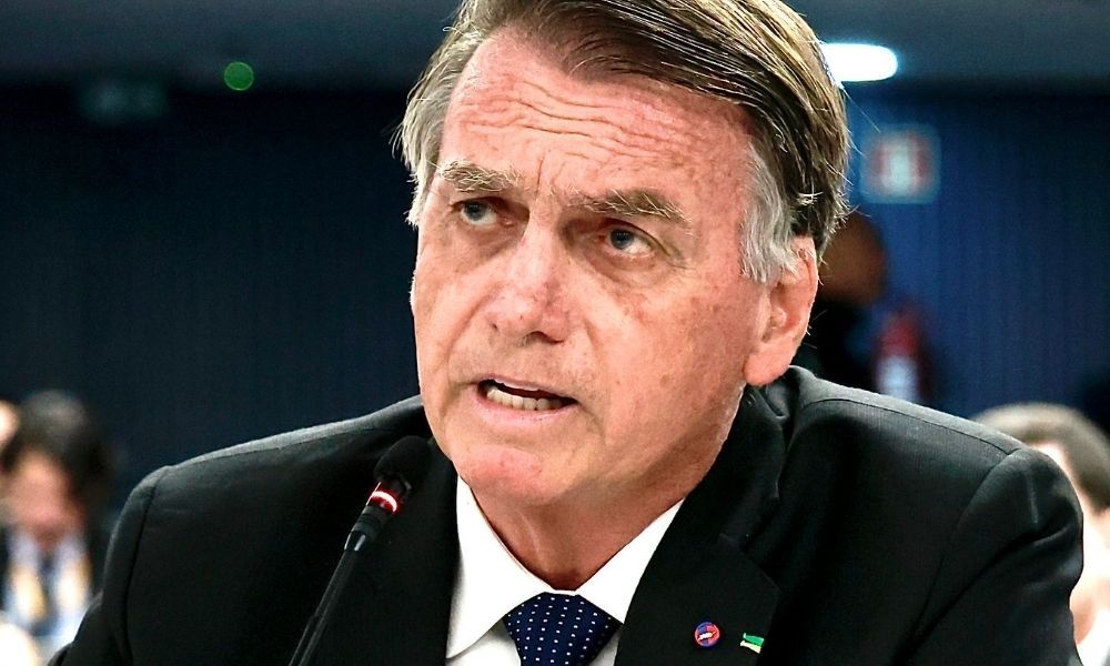 Bolsonaro sofre com cansaço e fadiga devido ao clima seco, diz médico