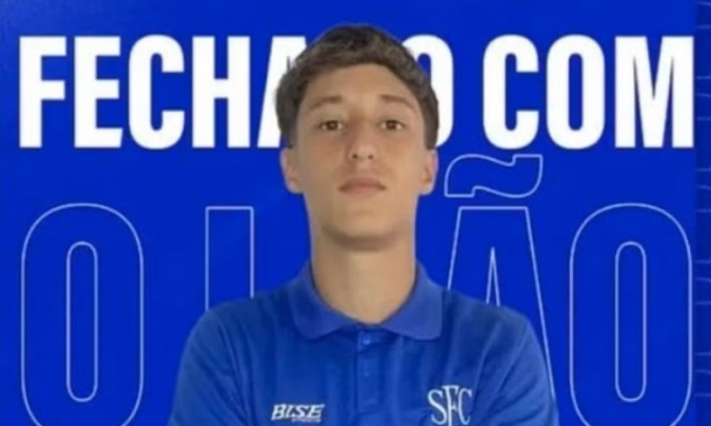 Clube carioca afasta jogador suspeito de estuprar adolescente em Copacabana
