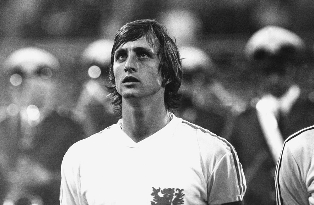Há dez anos, o mundo do futebol se despedia de Johan Cruyff, gênio da bola