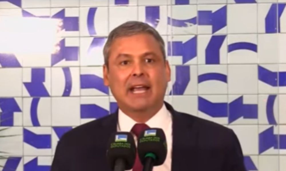 Lindbergh sobre manifestações de Nikolas: ‘Menor ato bolsonarista dos últimos anos’