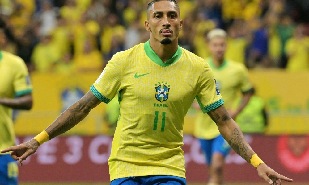 Raphinha deixa jogo da seleção sentindo a coxa e pode ser mais uma ‘vítima’ da Data Fifa