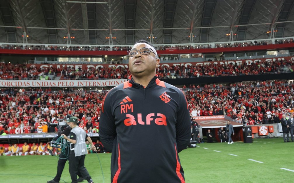 Roger Machado é questionado sobre sua saída (Foto: Ricardo Duarte/SC Internacional)