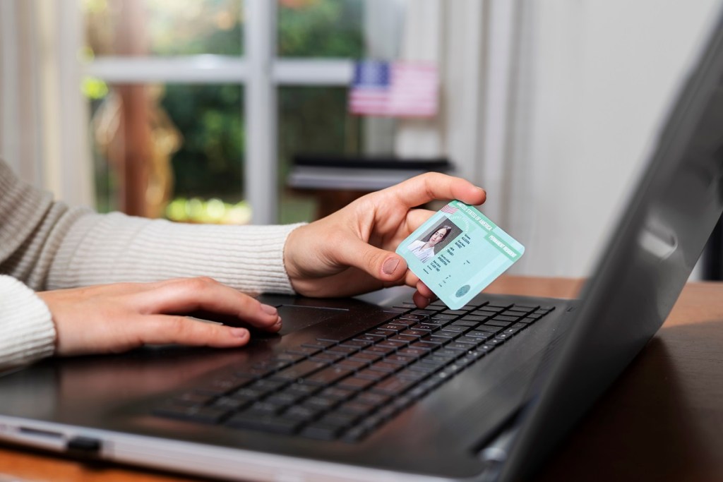 O ‘Green Card por qualificação’ que está mudando a imigração brasileira nos EUA