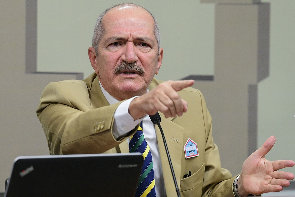 Rebelo rejeita rótulo de laranja e diz ter projeto para tirar Brasil do ‘pântano’