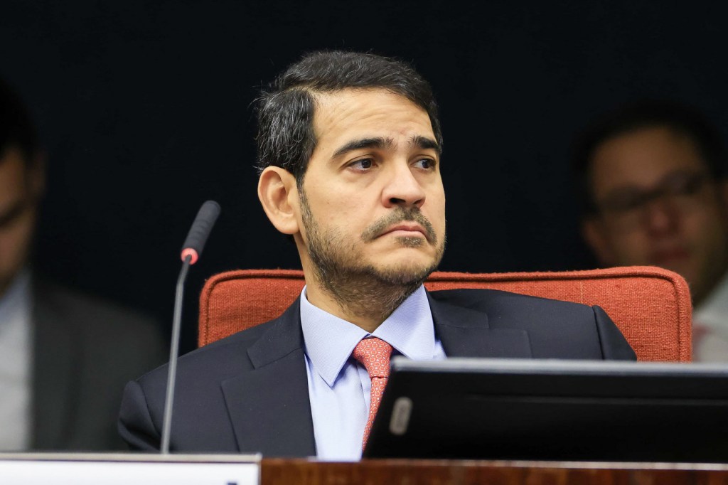 AGU diz que vai apresentar ao STF proposta para ressarcir aposentados do INSS