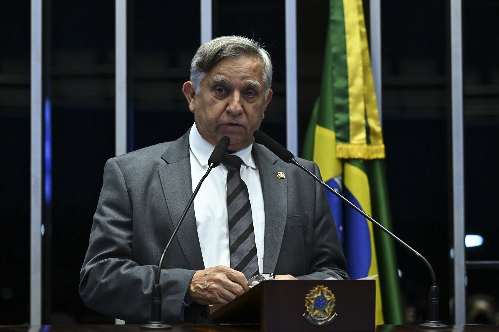Senador Izalci Lucas cobra esclarecimentos sobre impacto da Lei Magnitsky no Brasil