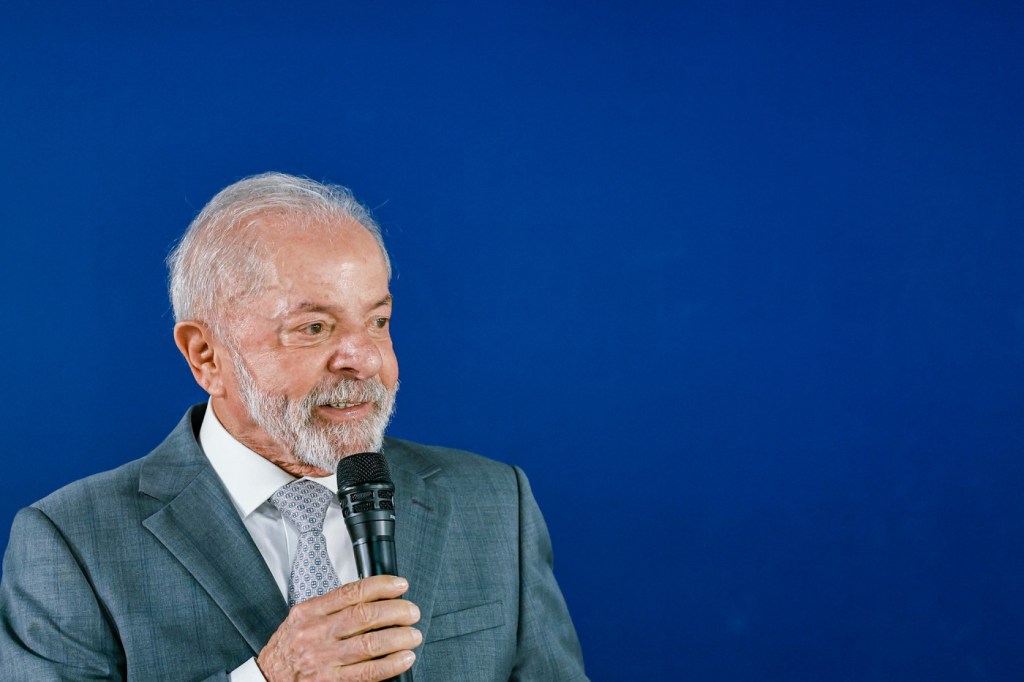 Lula comemora menor taxa de desemprego da série histórica: ‘Seguiremos trabalhando’
