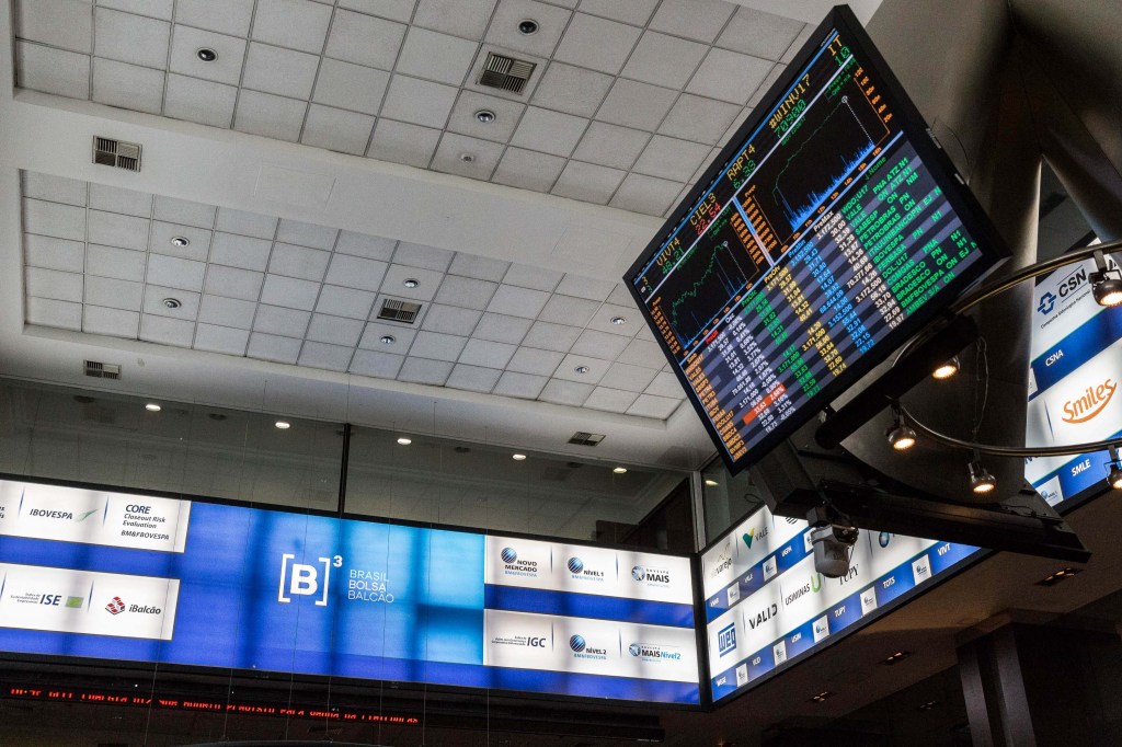 Ibovespa renova recorde e se aproxima da marca inédita dos 200 mil pontos