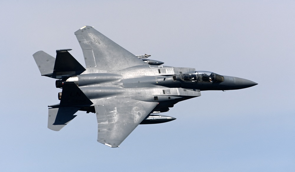 F15