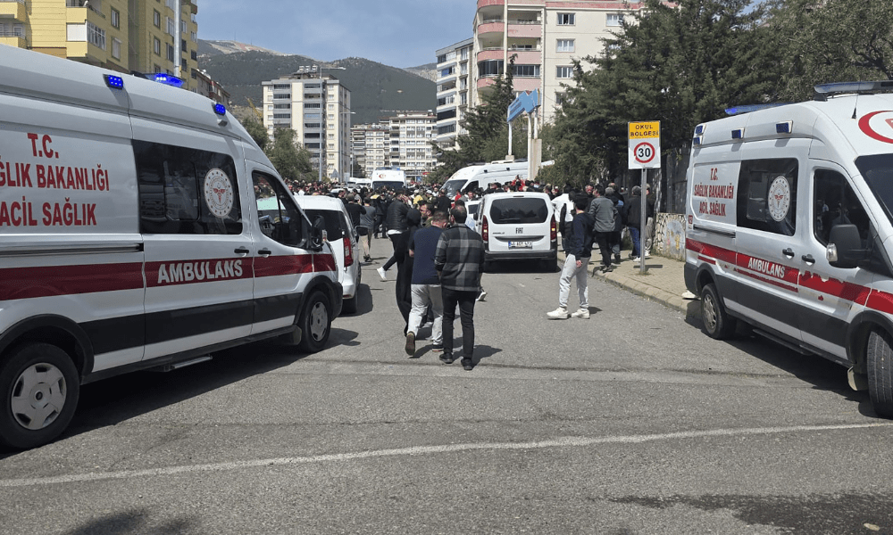 Novo ataque a tiros em escola na Turquia termina com nove mortos