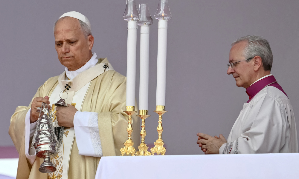 Papa reúne 100 mil pessoas em missa na Angola: ‘Olhar para o futuro com esperança’