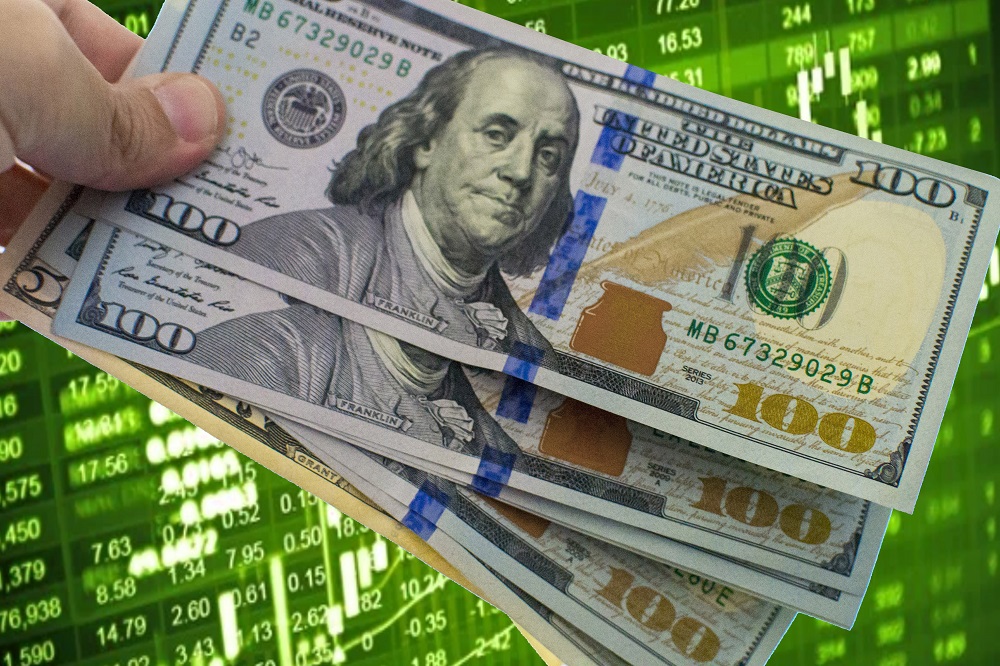 Dólar cai 2,88% na semana e fecha a sexta-feira próximo de R$ 5