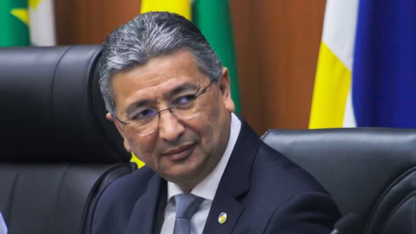 Ex-governador afastado por cassação é autorizado pelo TRE a concorrer ao Senado por Roraima